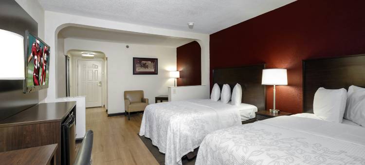 欧佩莱卡红屋顶普拉斯套房旅馆(Red Roof Plus+ & Suites Opelika)图片