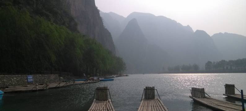 野三坡岸边农家院图片