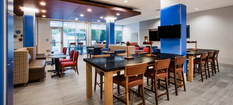 亚特兰大北伍德斯托克智选假日套房酒店(Holiday Inn Express & Suites ATLANTA N - WOODSTOCK by IHG)图片