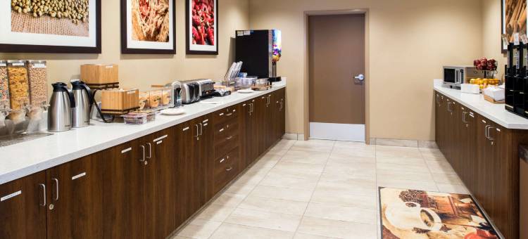 雷德迪尔温德姆套房麦客达酒店(Microtel Inn & Suites by Wyndham Red Deer)图片