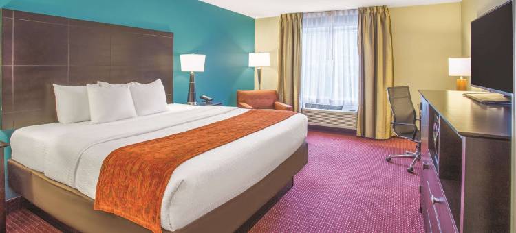 伊利诺伊州奥法隆圣路易斯拉昆塔温德姆套房酒店(La Quinta Inn & Suites by Wyndham O'Fallon, IL - St. Louis)图片