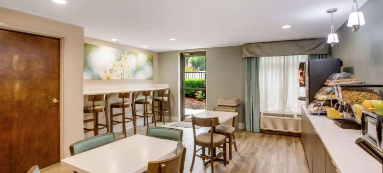 亚特兰大机场大学公园凯隆波因特酒店(Clarion Pointe Atlanta Airport College Park)图片