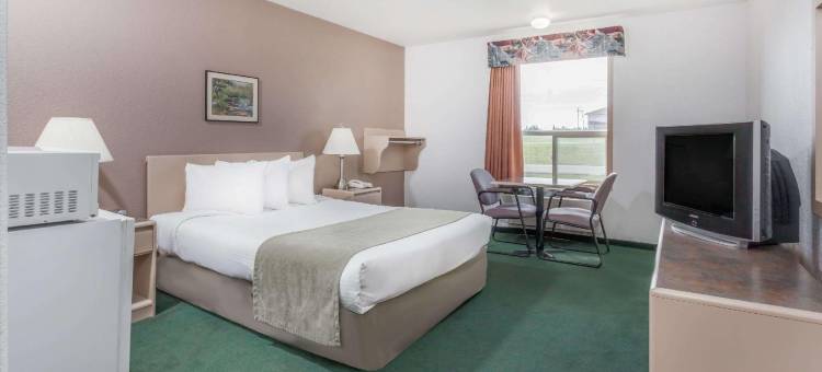 平彻溪温德姆速8酒店(Super 8 by Wyndham Pincher Creek AB)图片