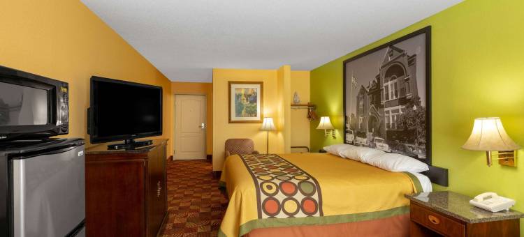 奥沙克湖速8酒店(Super 8 by Wyndham Lake of the Ozarks)图片