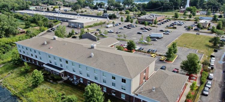 智选假日套房酒店苏黎世湖，巴林顿(Holiday Inn Express & Suites Lake Zurich-Barrington)图片