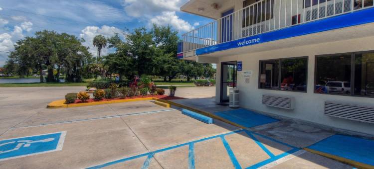 布雷登顿6号汽车旅馆(Motel 6 Bradenton, FL)图片