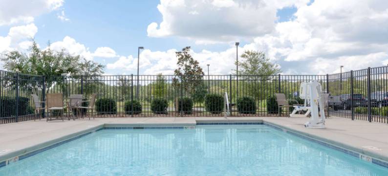 奥索卡温德姆麦客达套房酒店(Microtel Inn & Suites by Wyndham Ozark)图片