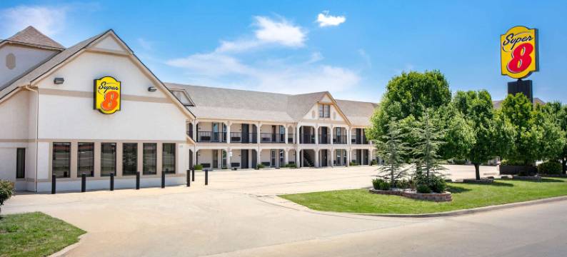 穆尔城温德姆速8酒店(Super 8 by Wyndham City of Moore)图片