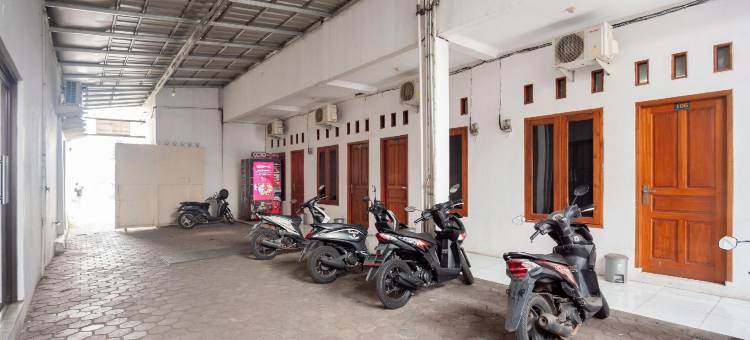 红多兹伊斯兰酒店-近贾蒂桑普纳医院(RedDoorz Syariah Near Jatisampurna Hospital)图片