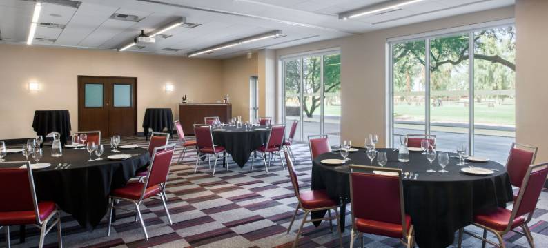 凤凰城迈措沃门户机场福朋喜来登酒店(Four Points by Sheraton at Phoenix Mesa Gateway Airport)图片