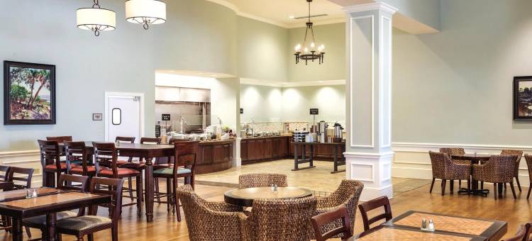 希尔顿安泊酒店-萨凡纳(Embassy Suites by Hilton Savannah Historic District)图片