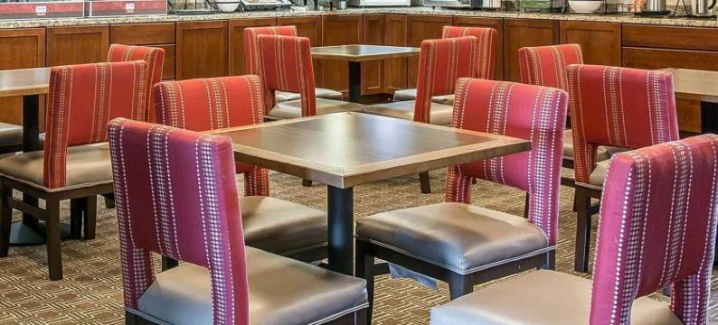 布拉夫顿套房酒店(BLUFFTON INN & SUITES by IHG)图片