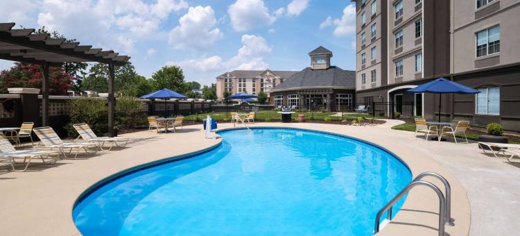 格林斯伯勒拉昆塔温德姆套房酒店(La Quinta Inn & Suites by Wyndham Greensboro NC)图片