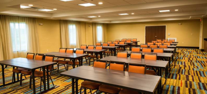 阿特莫尔万枫酒店及套房(Fairfield Inn & Suites Atmore)图片