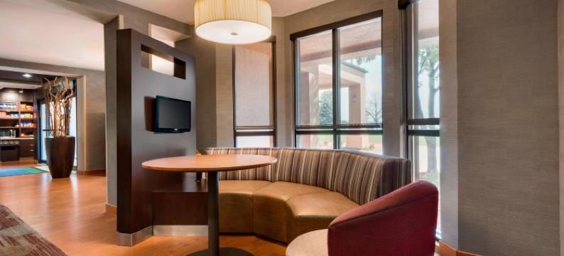 阿克伦费尔劳恩万怡酒店(Courtyard Akron Fairlawn)图片