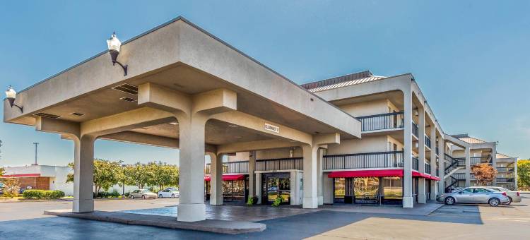 亨茨维尔研究园凯隆波因特酒店(Clarion Pointe Huntsville Research Park)图片