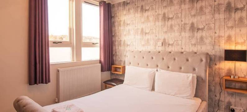 OYO本摩尔酒店(The Ben Mhor Hotel, Bar & Restaurant)图片