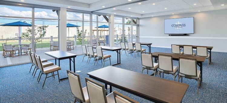 玛格丽塔维尔的指南针在梅德福(Compass by Margaritaville Medford)图片