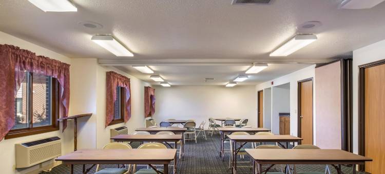 威斯康星萨库维里 6 号汽车旅馆(Motel 6 Saukville, WI)图片