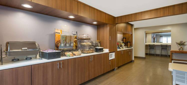 里士满机场麦客达套房酒店(Microtel Inn & Suites by Wyndham Richmond Airport)图片