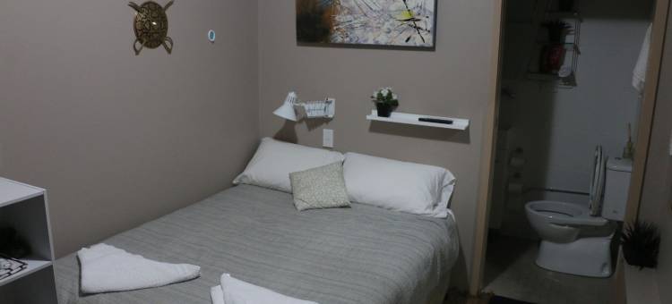 阿米代尔西区公寓(Westside Studio Apartments)图片