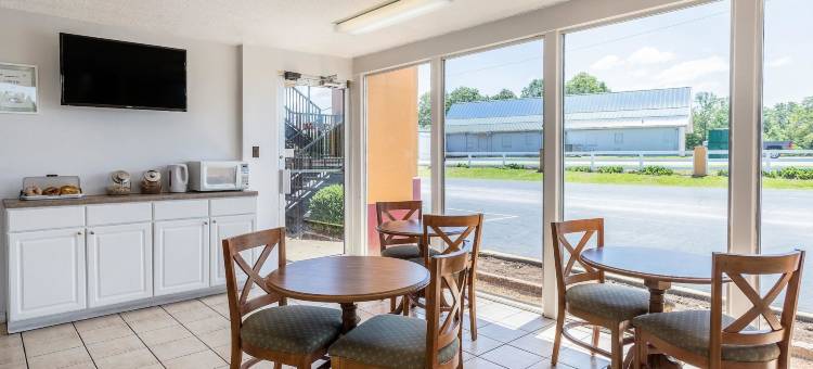 罗德威酒店-丹麦-杰克逊(Rodeway Inn Denmark-Jackson)图片