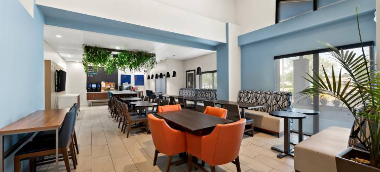 Holiday Inn Express & Suites Raleigh NE - Medical Ctr Area图片