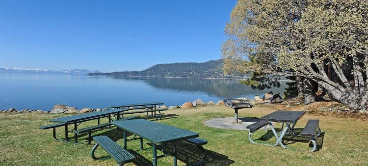 海滩和更多景点附近的倾斜村庄庄园(Incline Village Manor Near Beach & More!)图片