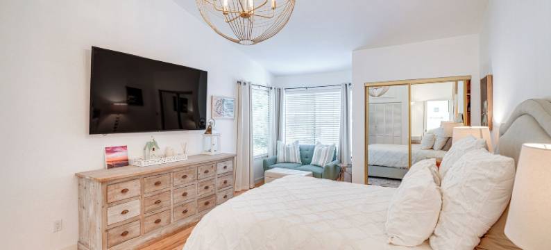 游泳、高尔夫和放松：阿普托斯的豪华联排别墅(Swim, Golf & Relax: Luxe Townhome in Aptos)图片