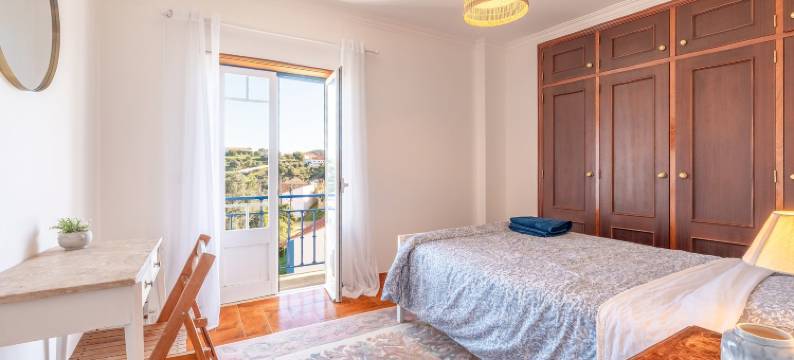 Lovely countryside house near the beach图片