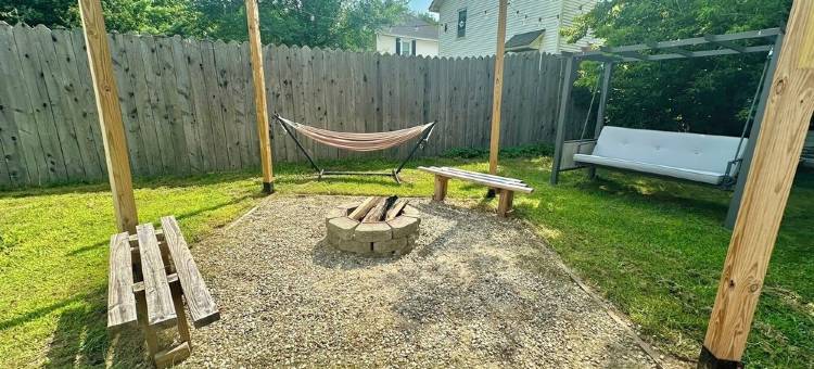 Modern Downtown Escape HotTub Fire Pit Games 12Ppl图片