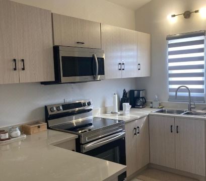 Charming 2-bedroom bungalow in delightful Discovery Bay with AC, WiFi, Hotel Overview