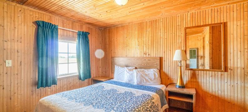 OYO 绿园汽车旅馆靠近拉什县机场(Green Acre Motel by OYO Near Rush County Airport)图片