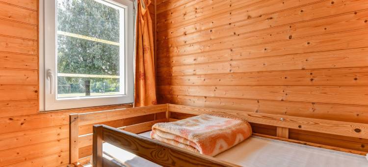 Gîte in a holiday park with swimming pool图片
