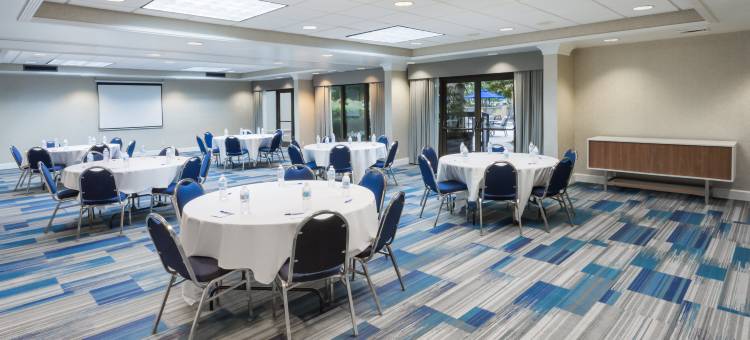 智选假日套房酒店威尔明顿，大学的点击率(Holiday Inn Express & Suites Wilmington-University Ctr)图片