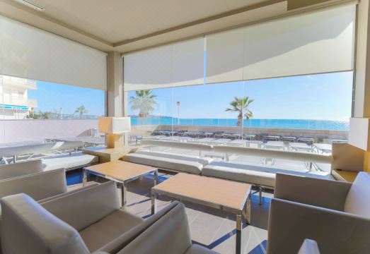 Augustus Hotel Overview