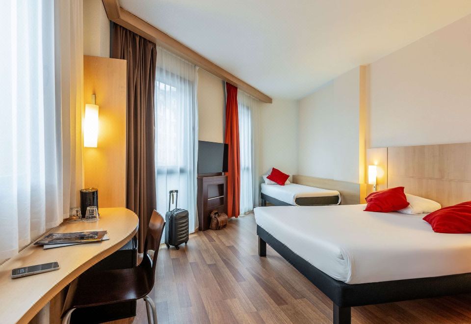 Ibis Bilbao Centro Hotel Overview