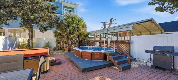 Entire House! Cottage Two Blocks from Beach w/ Swimming Pool, Hot Tub & Carport图片