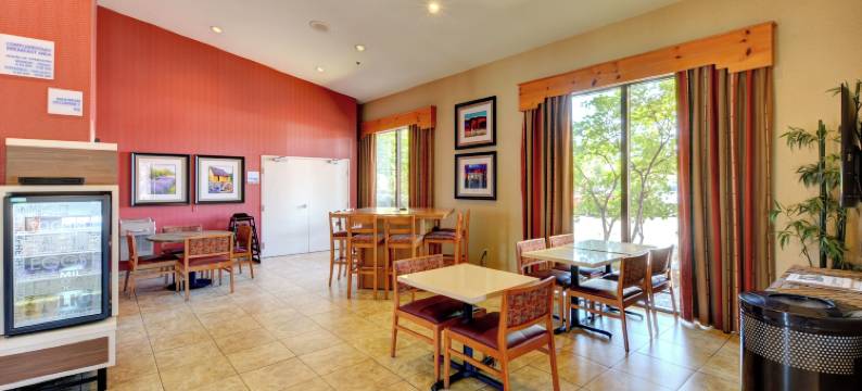 智选假日酒店-罗斯堡-洲际酒店集团旗下(The Lodge at Roseburg)图片