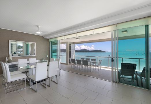 Peninsula Airlie BeachHotel Overview