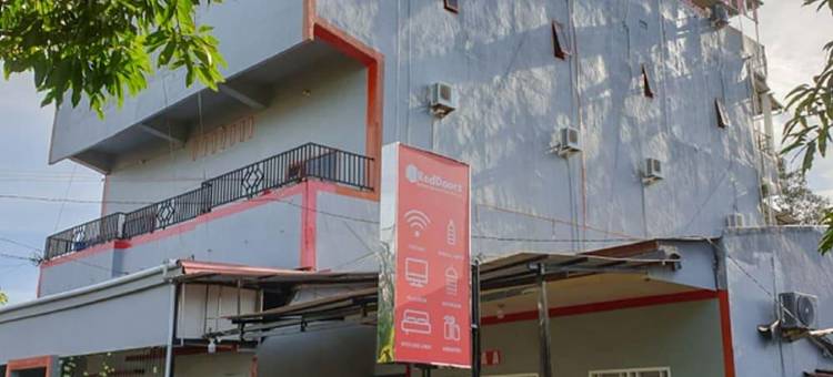 红多兹@马穆朱雅基酒店(RedDoorz @ Hotel Yaki Mamuju)图片