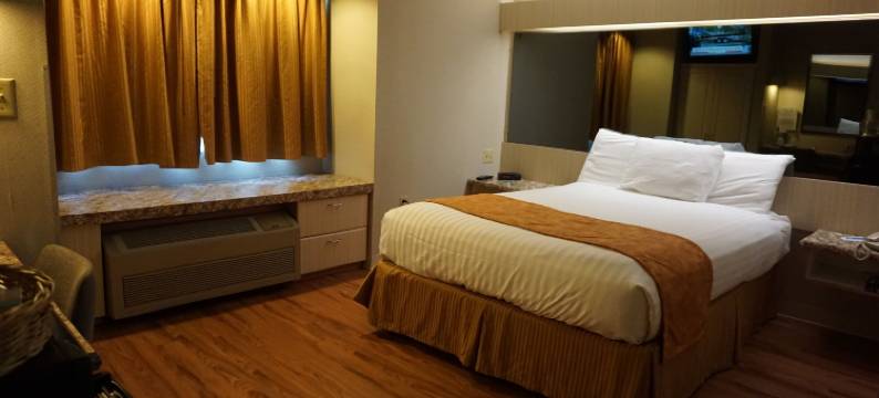 托纳万达中心路酒店(CenterWay Hotel Tonawanda)图片