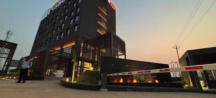 温德姆华美达安可酒店阿约提亚塔克普拉(Ramada Encore by Wyndham Ayodhya Takpura)图片