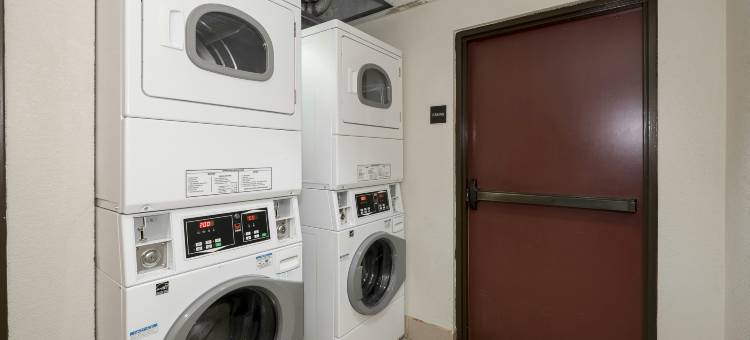 纽南红顶套房酒店(Red Roof Inn & Suites Newnan)图片