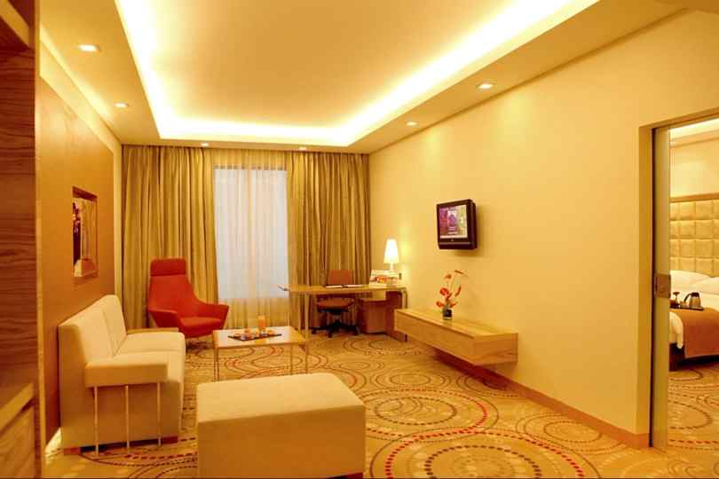 The Metropolitan Hotel & Spa New DelhiHotel Overview