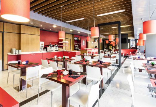 Ibis Roma Fiera Hotel Overview