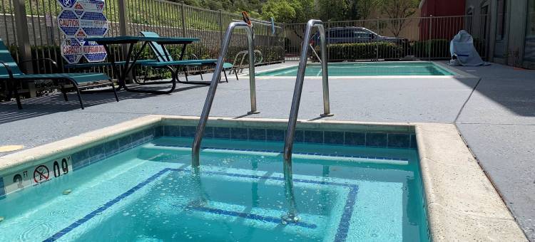 湖森林尔湾东智选假日酒店(Holiday Inn Express & Suites LAKE FOREST - IRVINE EAST by IHG)图片