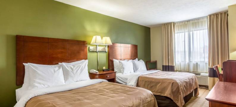 贝茨维尔 I-74 凯艺酒店(Quality Inn I-74 Batesville)图片