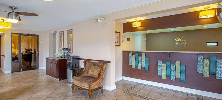 利夫奥克 I-10 283 号出口凯艺套房酒店(Quality Inn & Suites Live Oak I-10 Exit 283)图片