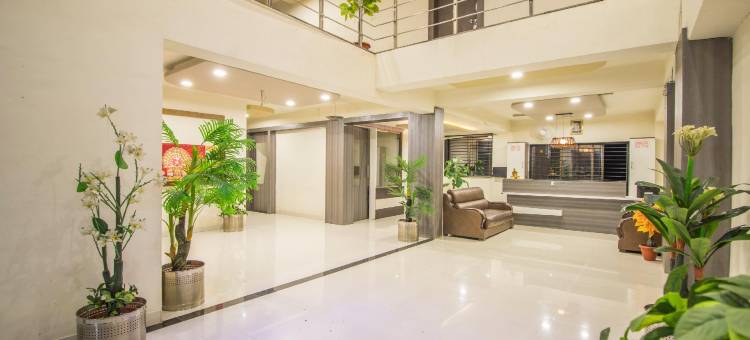 约吉拉赫宫殿酒店(Yogiraj Palace)图片